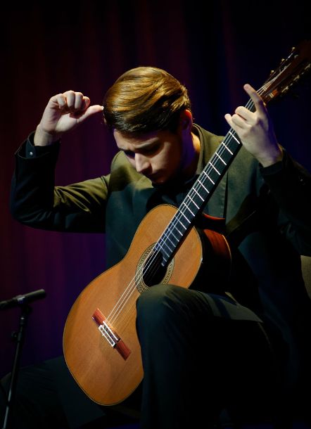 Elia Portarena - new EuroStrings scholar